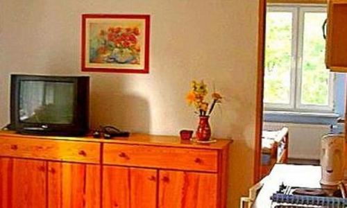 Apartamenty nad kaszubskim jeziorem, obok Wieżycy i Domu do Góry Nogami
