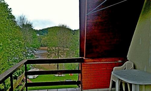 Apartamenty nad kaszubskim jeziorem, obok Wieżycy i Domu do Góry Nogami